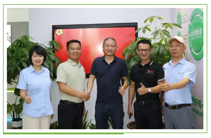 Vietnamlı Alıcılar SPOTLESS'i Ziyaret Etti— 